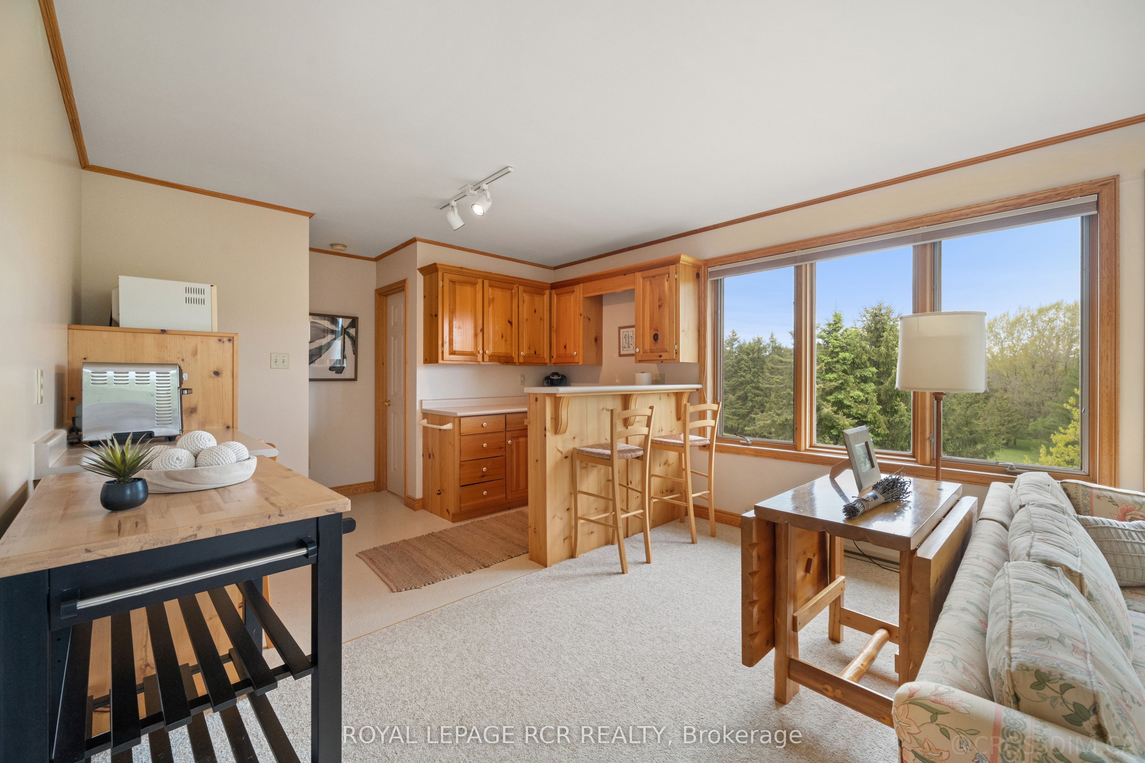 836081 4th Line E Property Photo 16