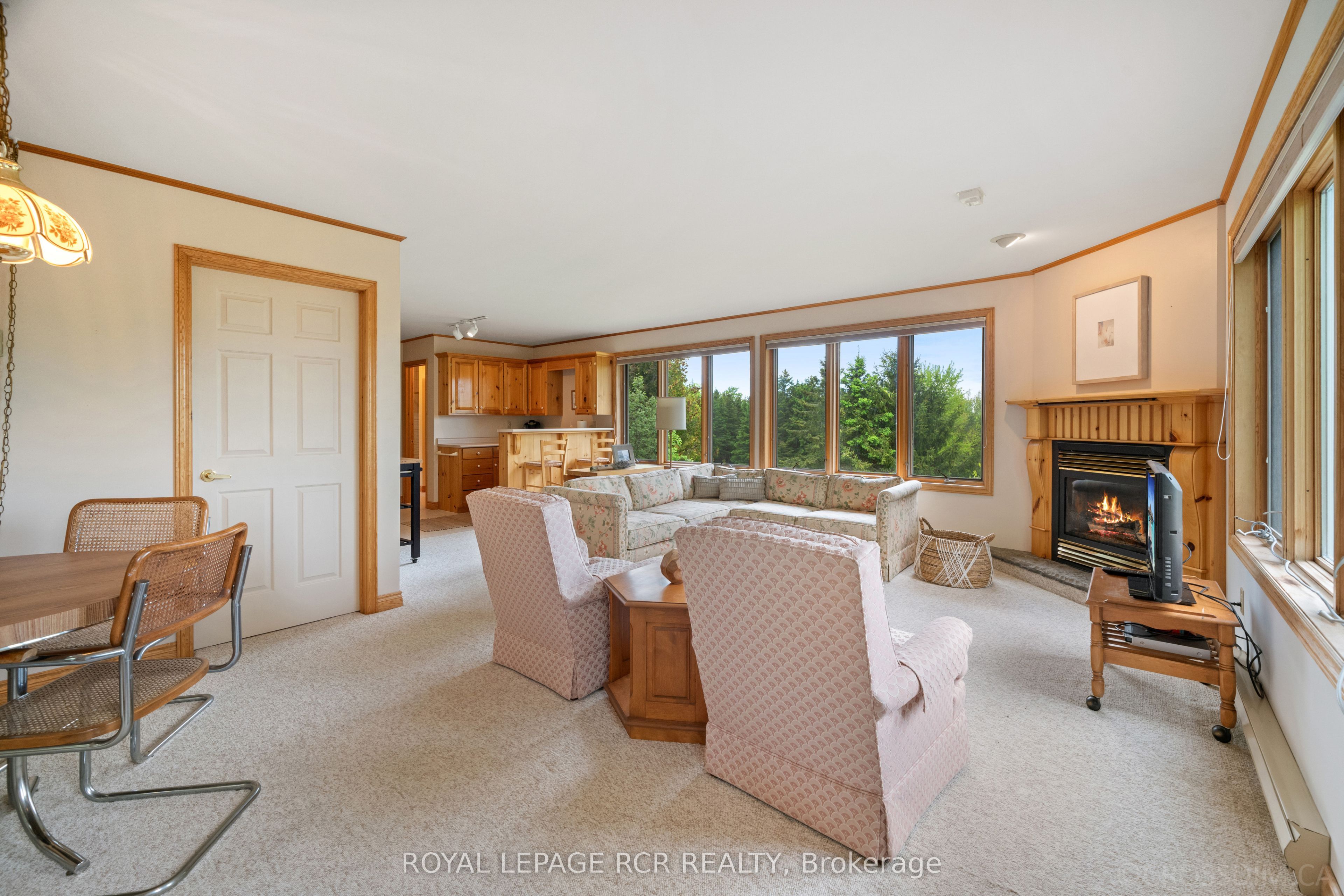 836081 4th Line E Property Photo 18