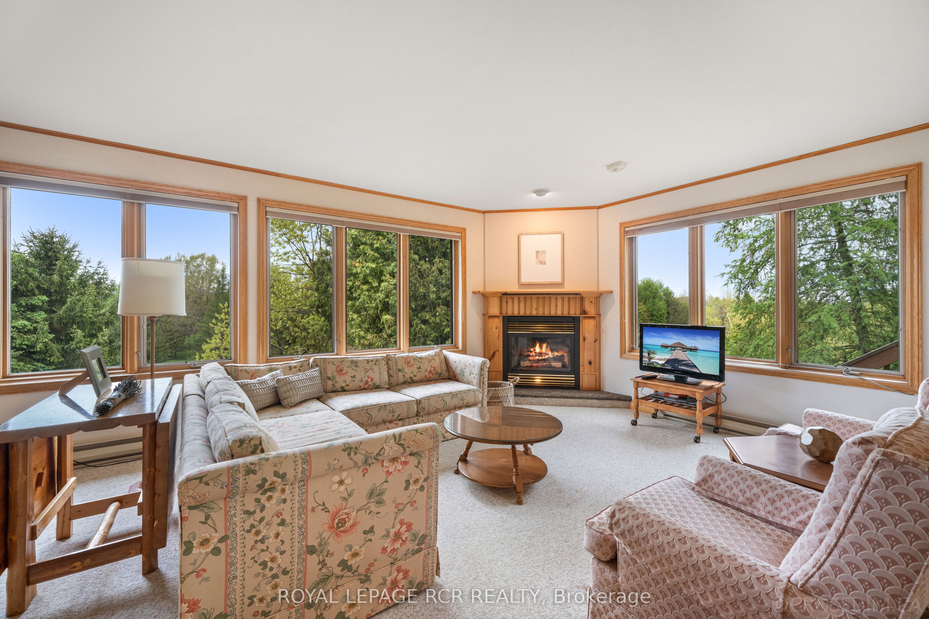 836081 4th Line E Property Photo 21