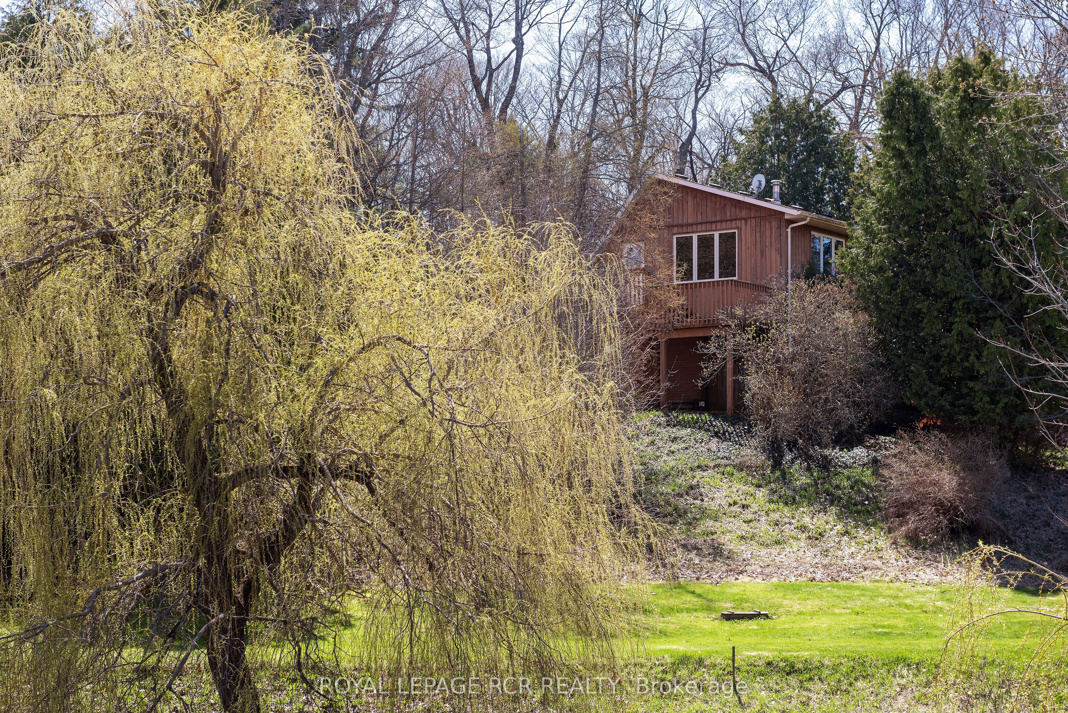 836081 4th Line E Property Photo 25