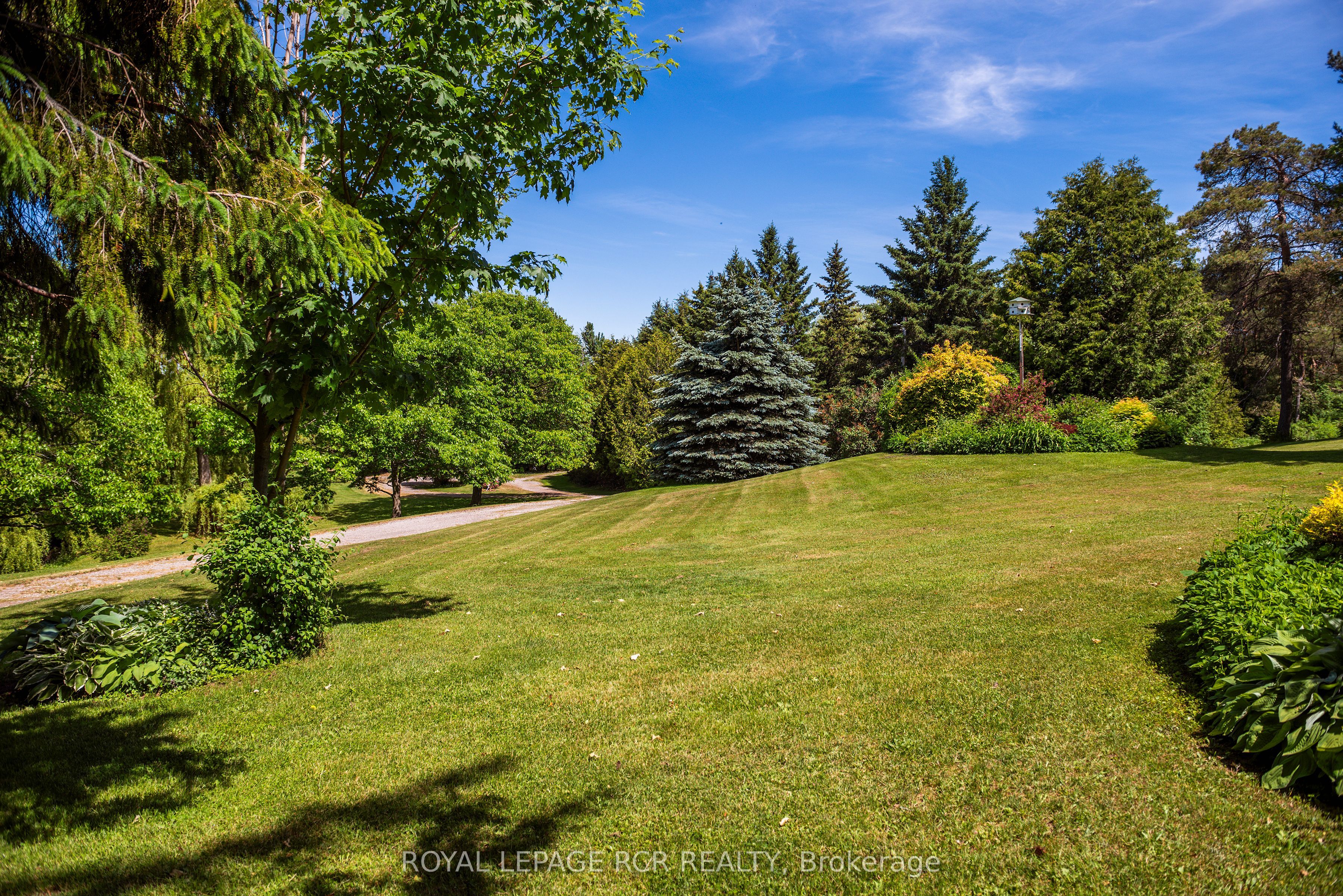 836081 4th Line E Property Photo 26