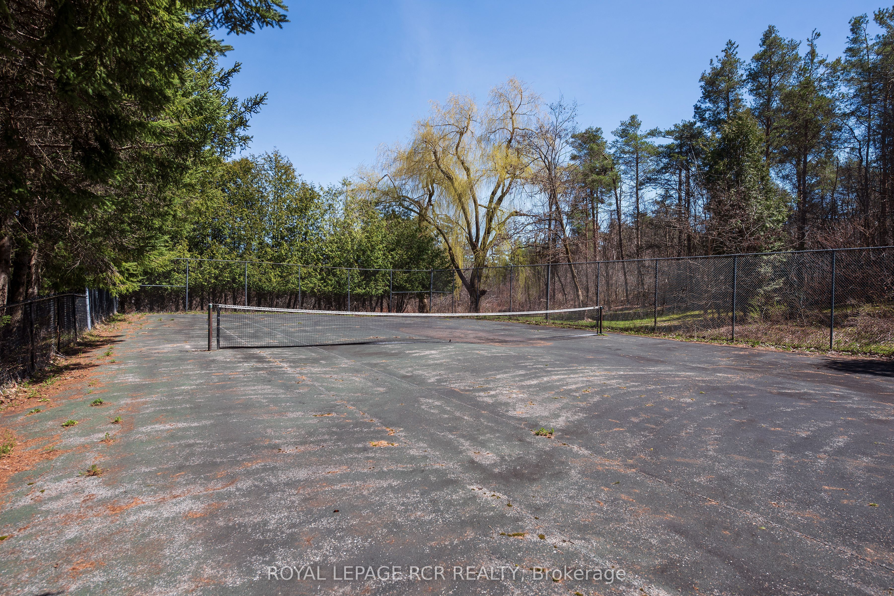 836081 4th Line E Property Photo 29