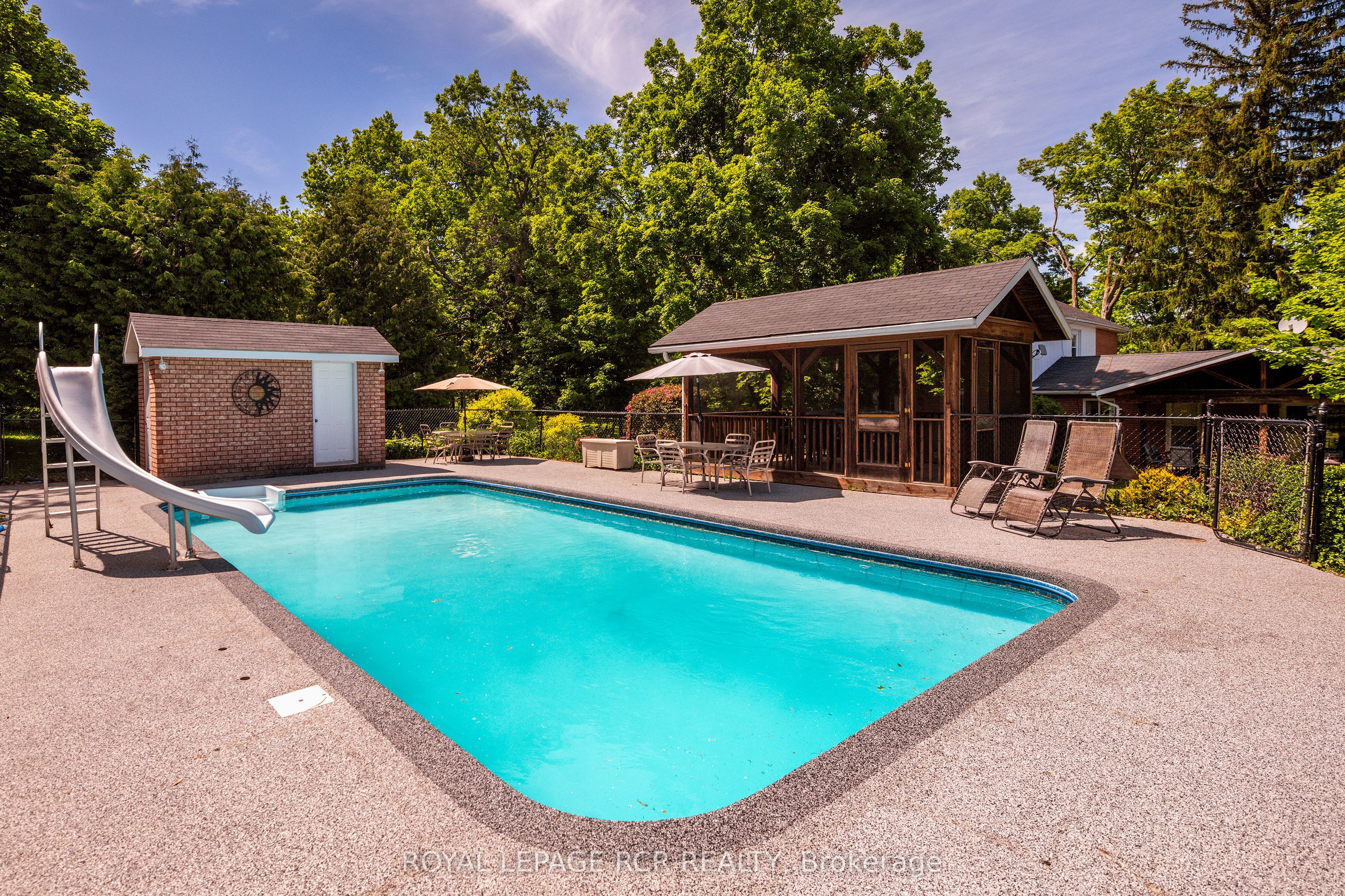 836081 4th Line E Property Photo 37