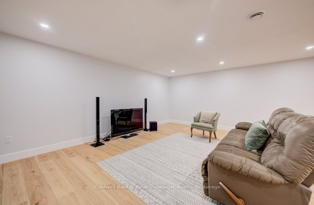 8 Mel Street Property Photo 40