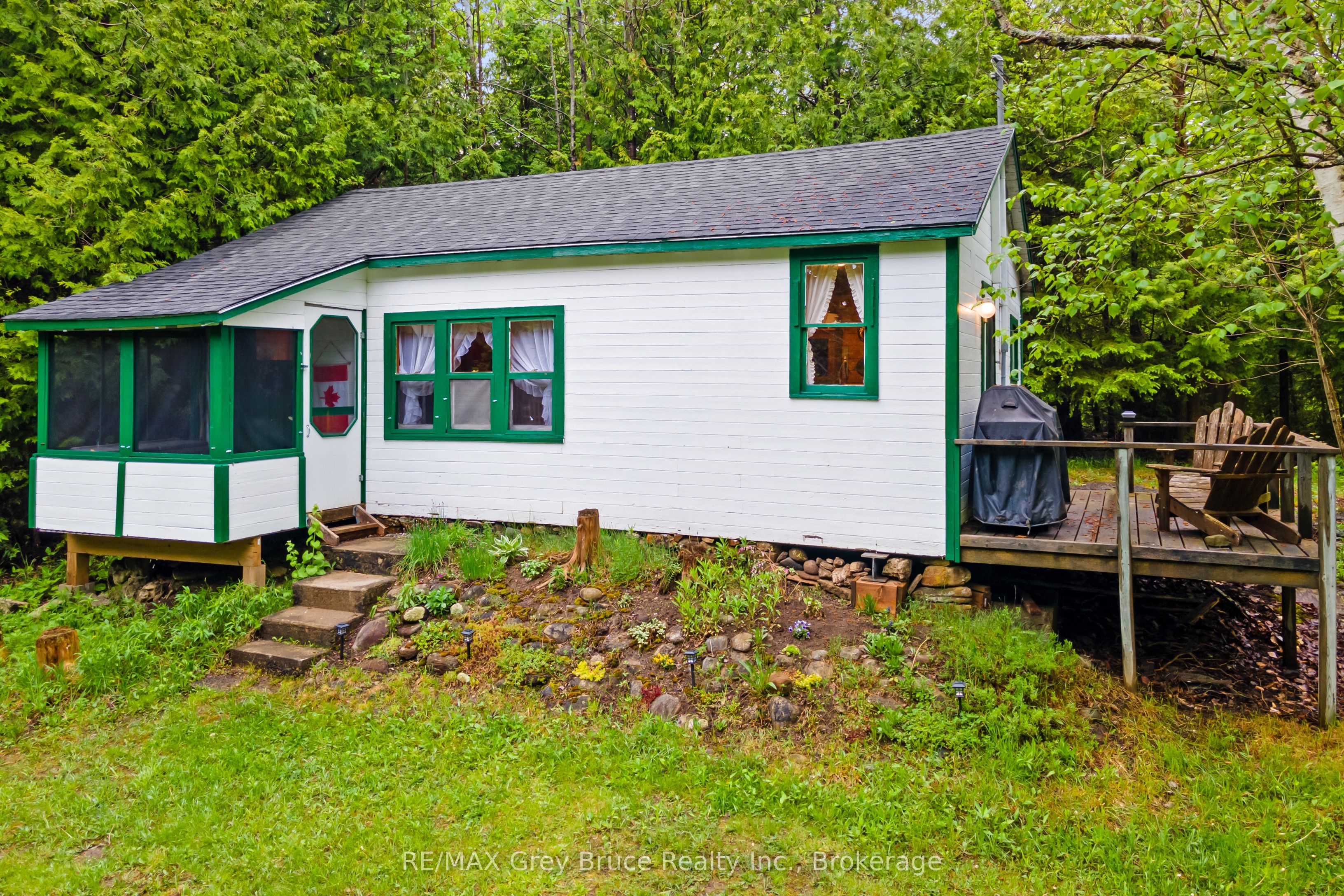 6726 Highway 6 Property Photo 1
