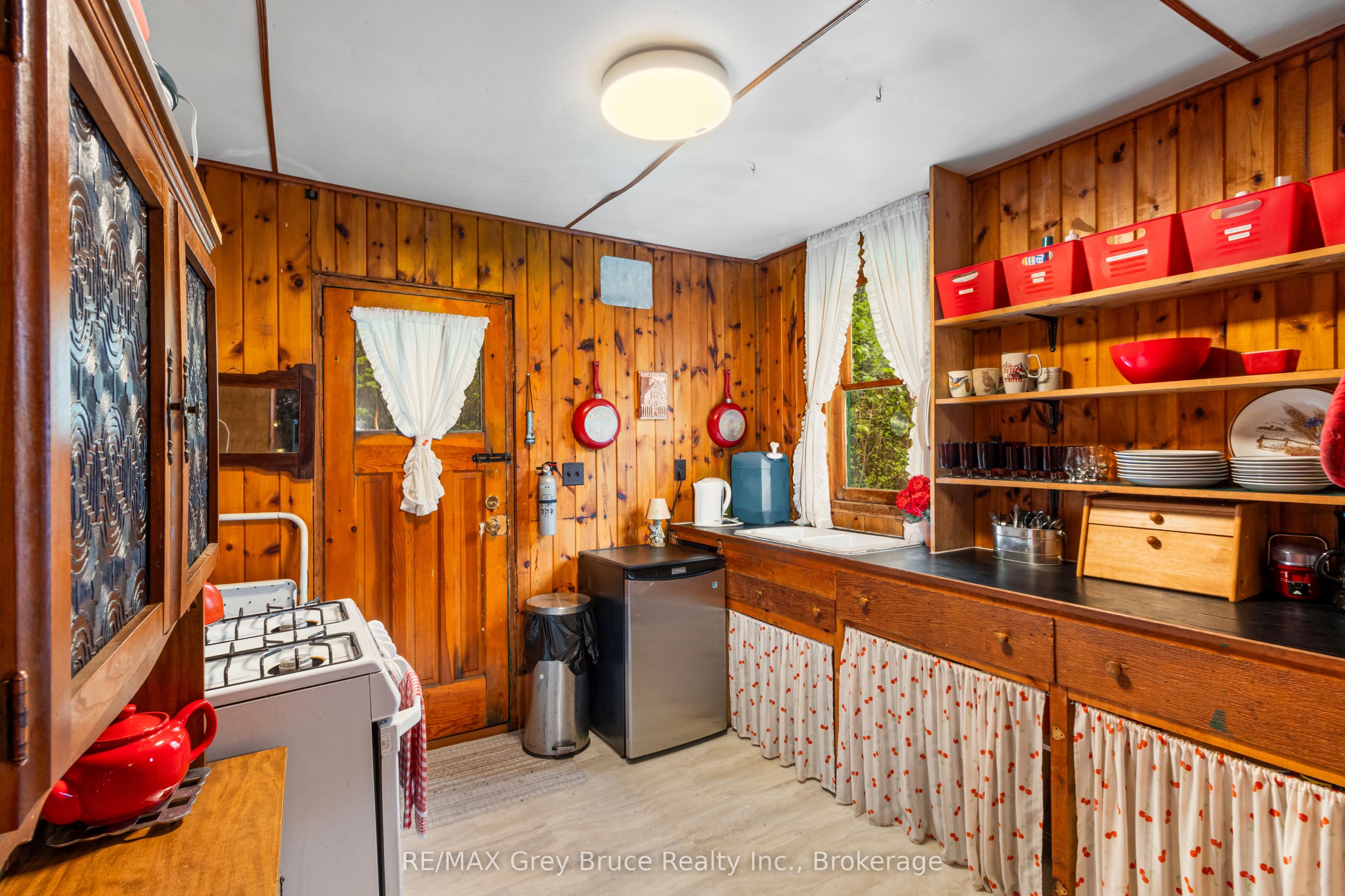 6726 Highway 6 Property Photo 12
