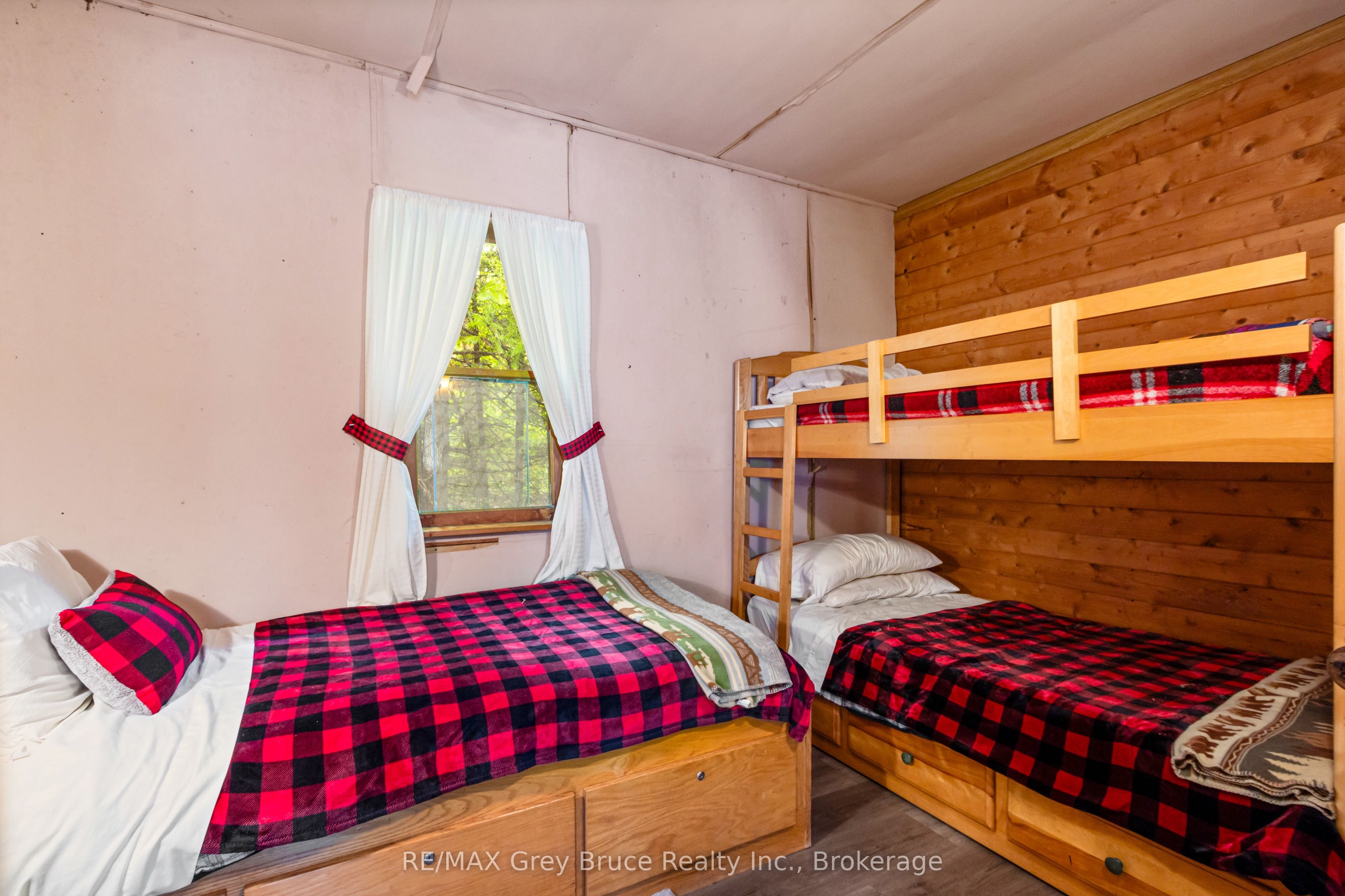 6726 Highway 6 Property Photo 15