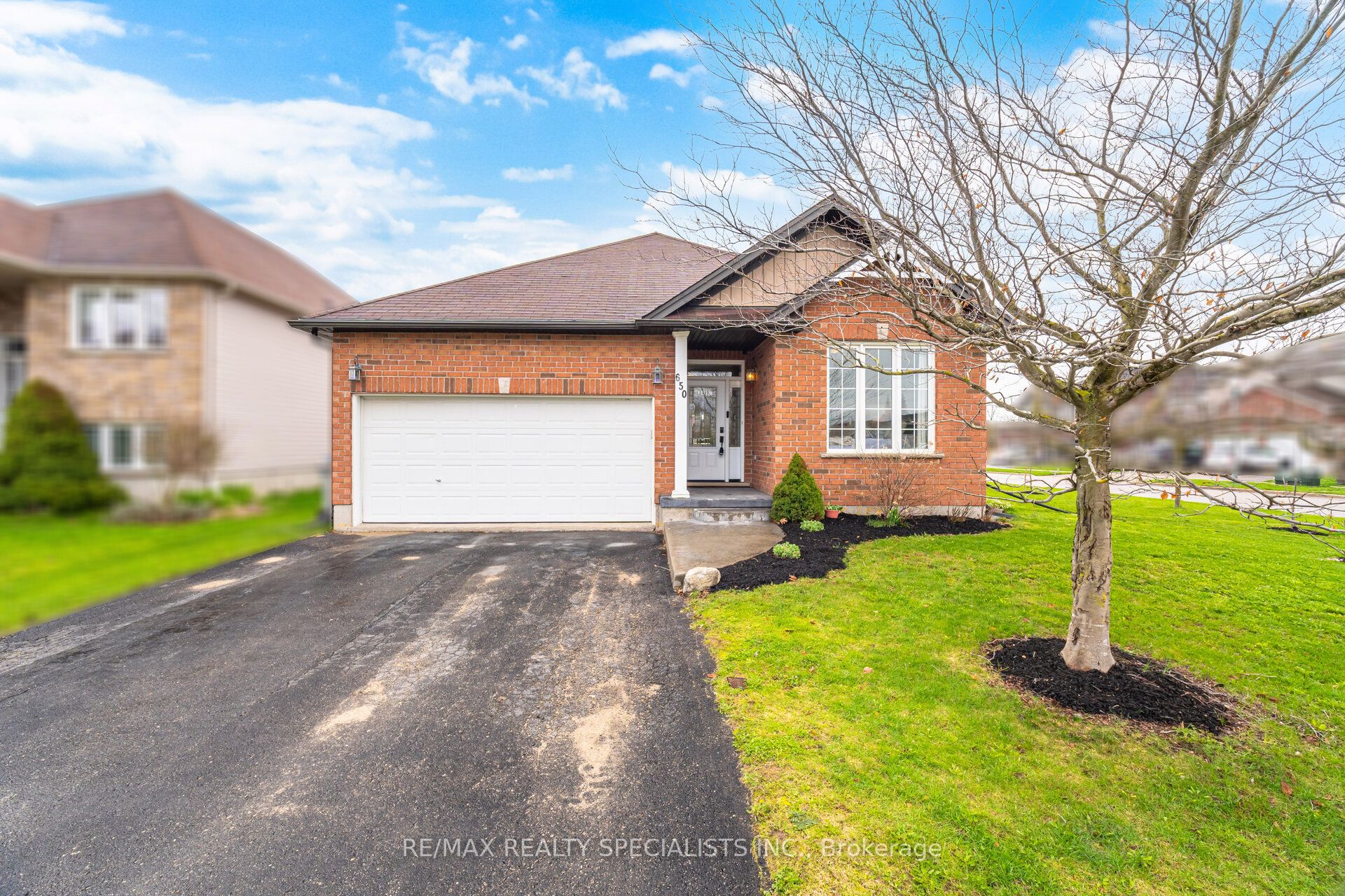 650 Reid Crescent Property Photo 1