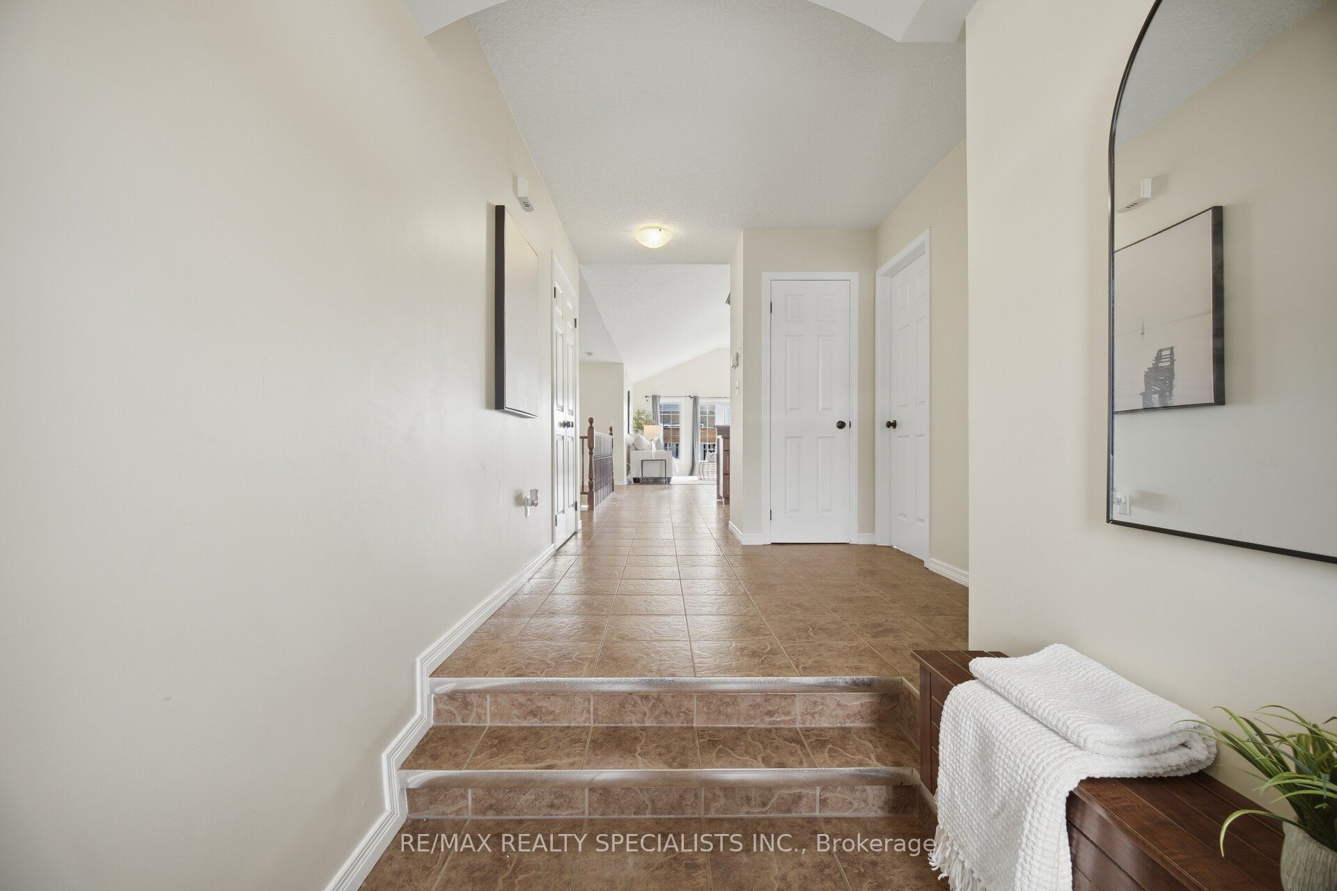 650 Reid Crescent Property Photo 7