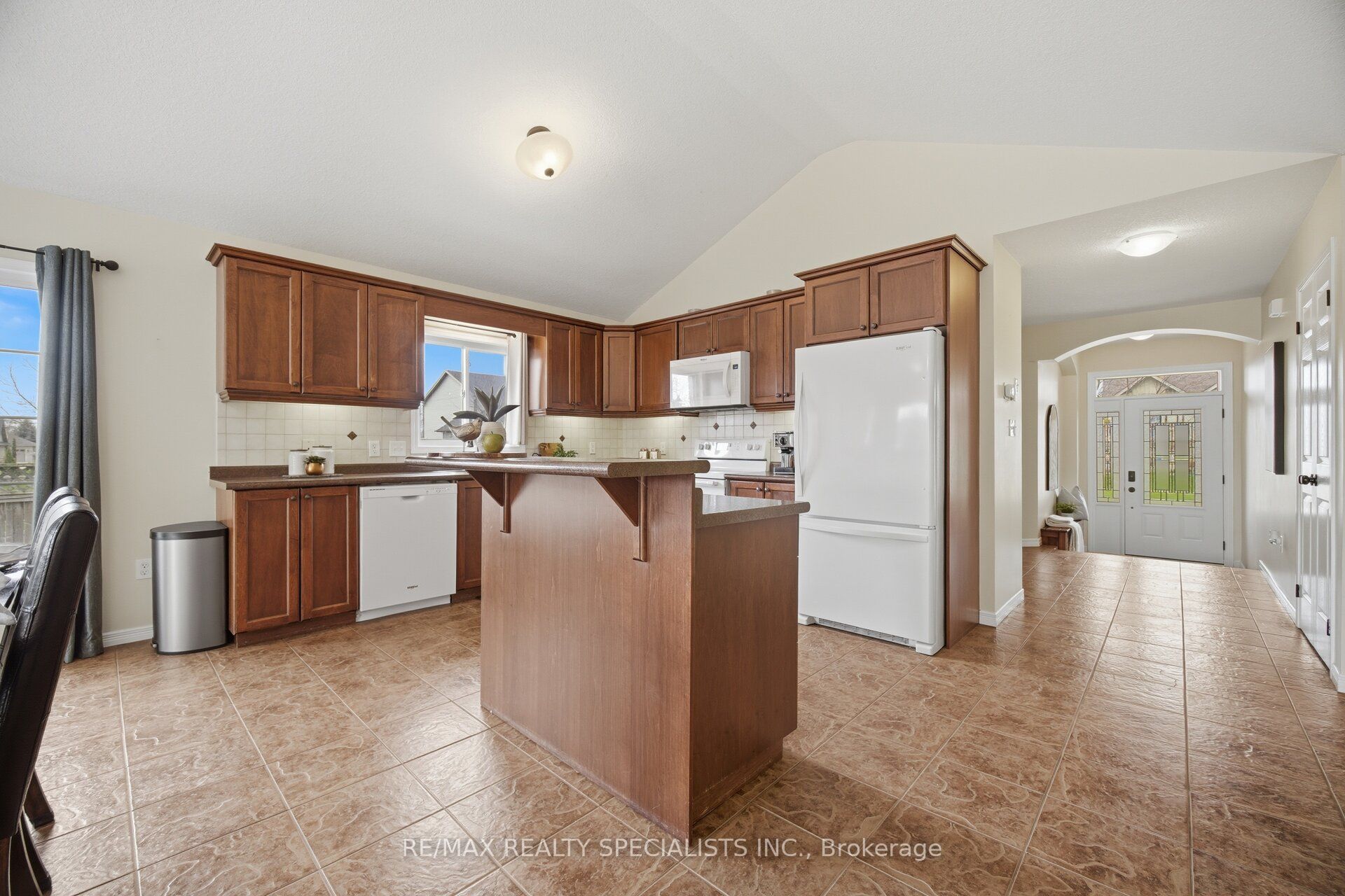 650 Reid Crescent Property Photo 8