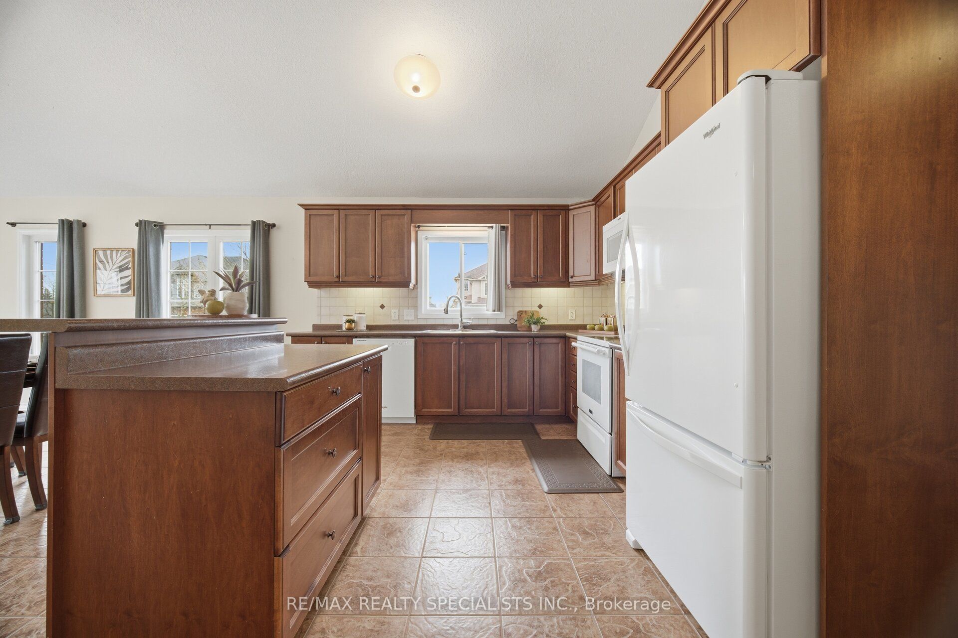 650 Reid Crescent Property Photo 10