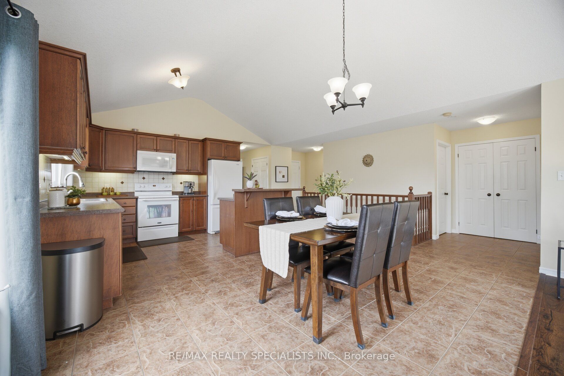 650 Reid Crescent Property Photo 15