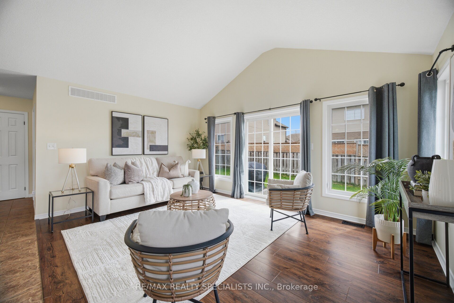 650 Reid Crescent Property Photo 19