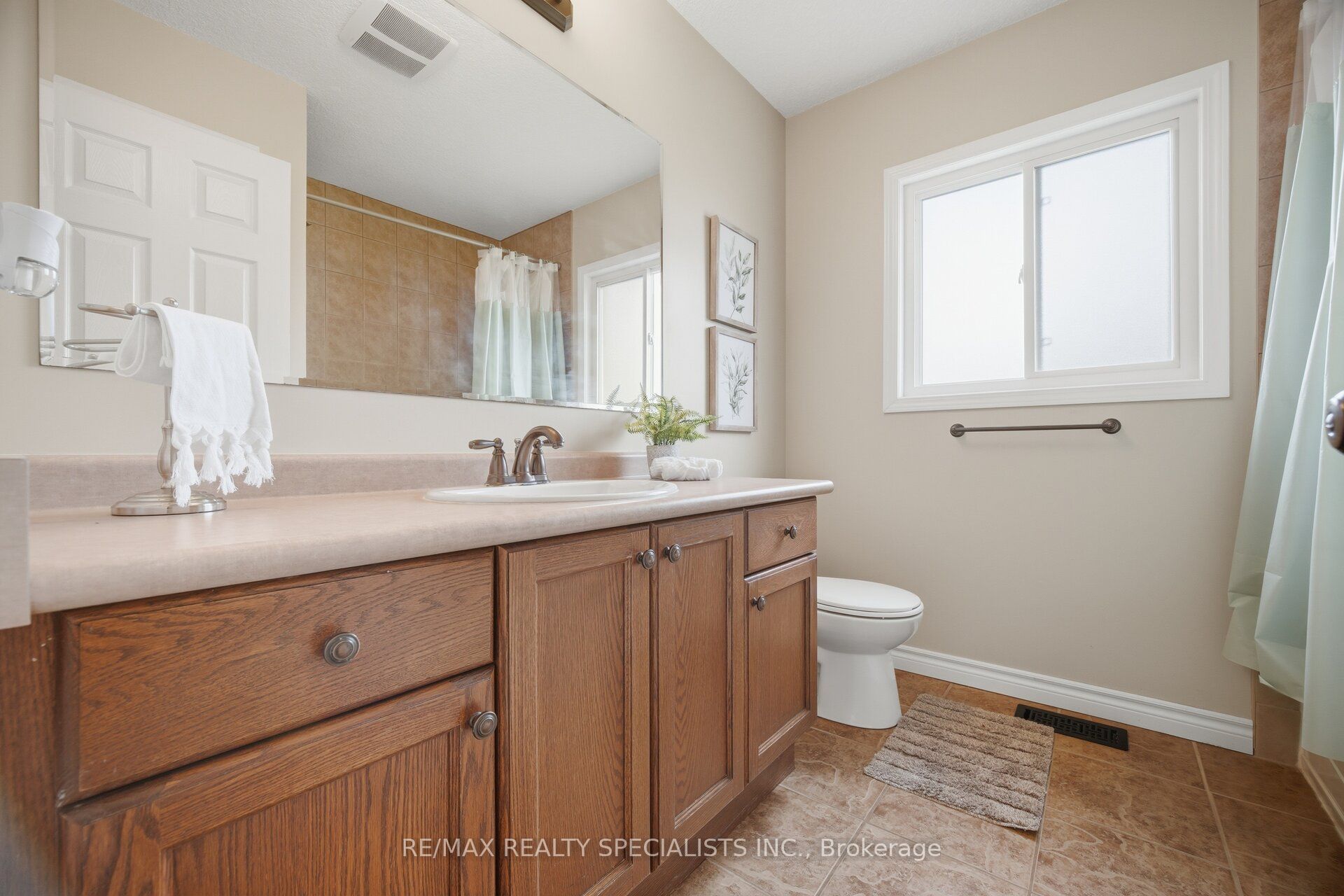 650 Reid Crescent Property Photo 21