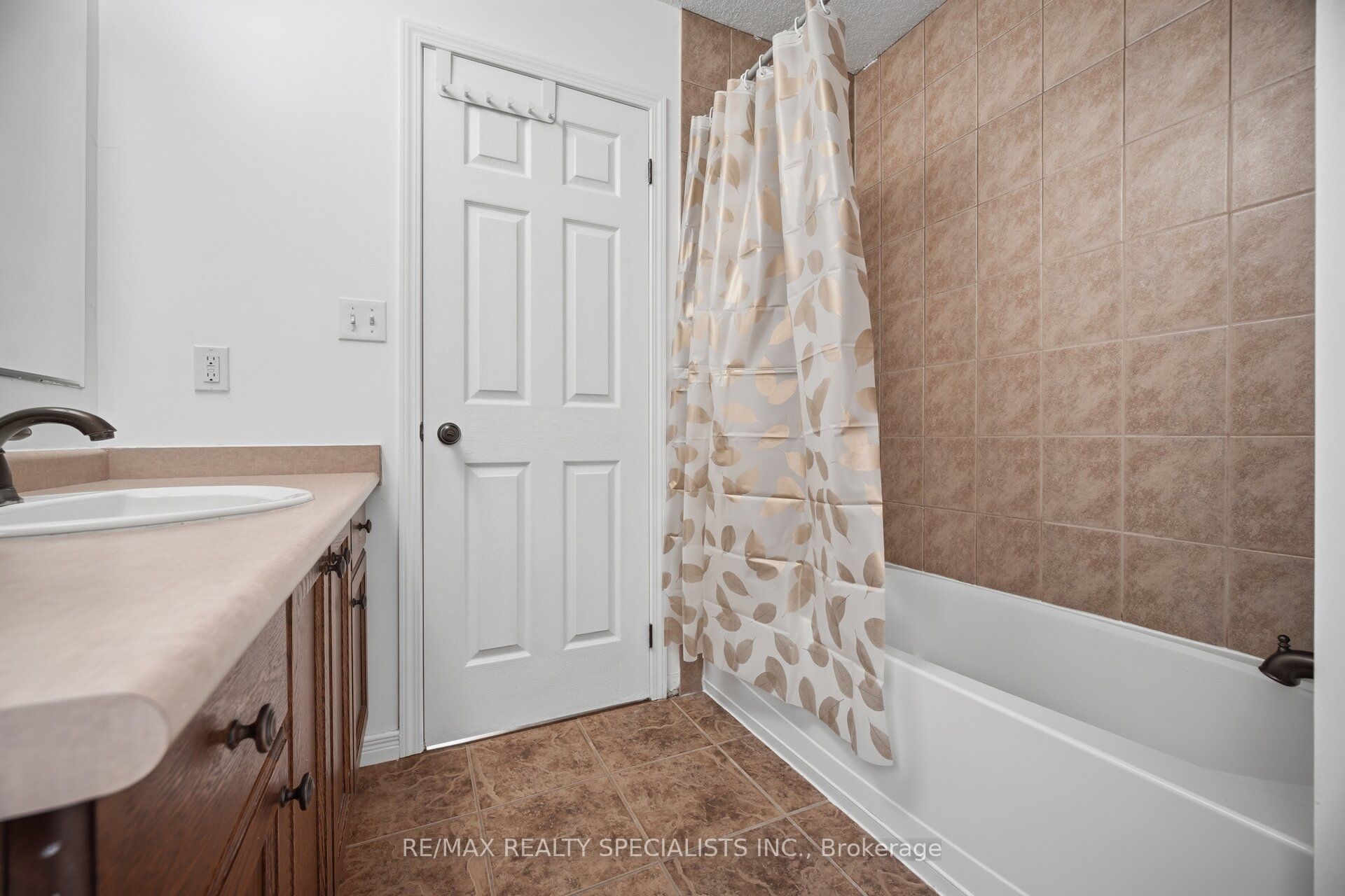 650 Reid Crescent Property Photo 26