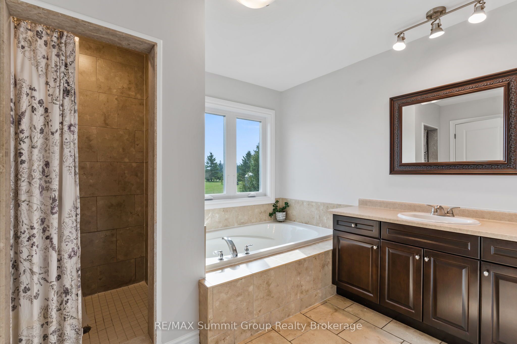 15 Mount Haven Crescent Property Photo 25