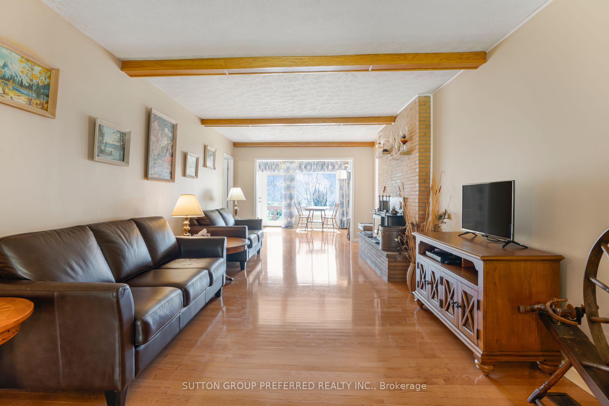 18725 Desmond Road Property Photo 10