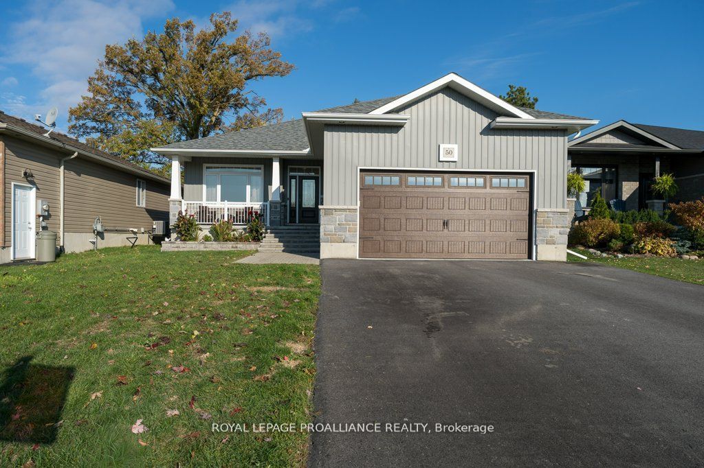 50 Stonegate Crescent Property Photo 2
