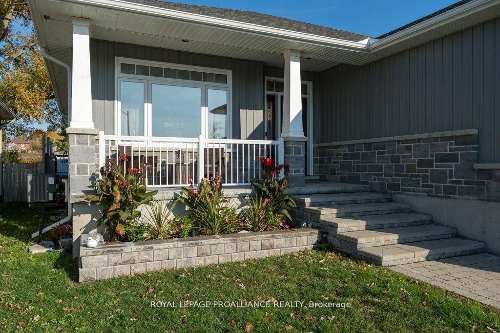 50 Stonegate Crescent Property Photo 5