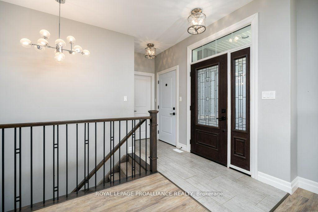 50 Stonegate Crescent Property Photo 8