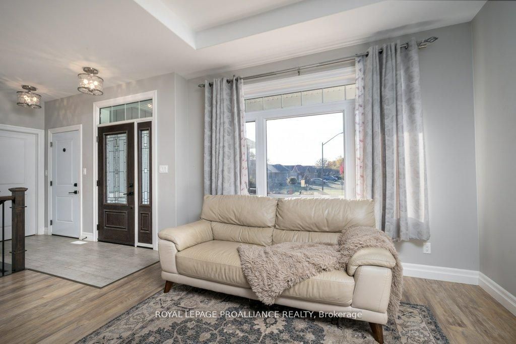 50 Stonegate Crescent Property Photo 10