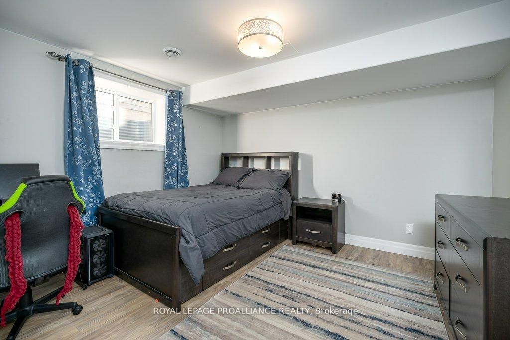 50 Stonegate Crescent Property Photo 32