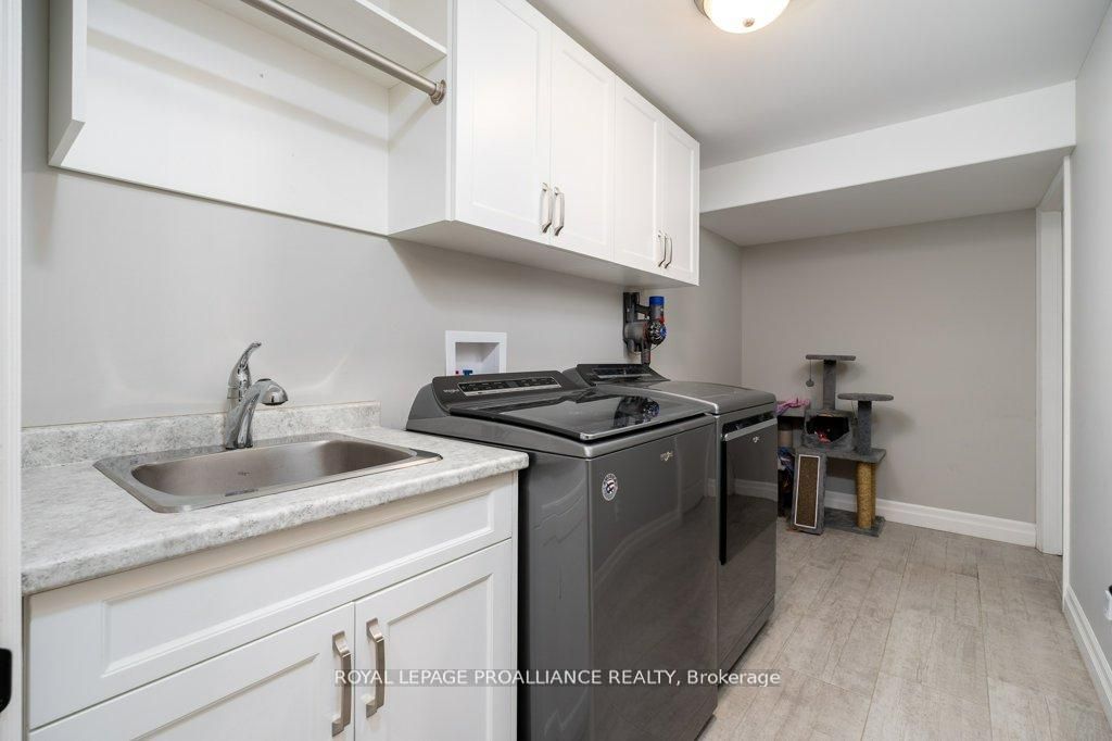 50 Stonegate Crescent Property Photo 34