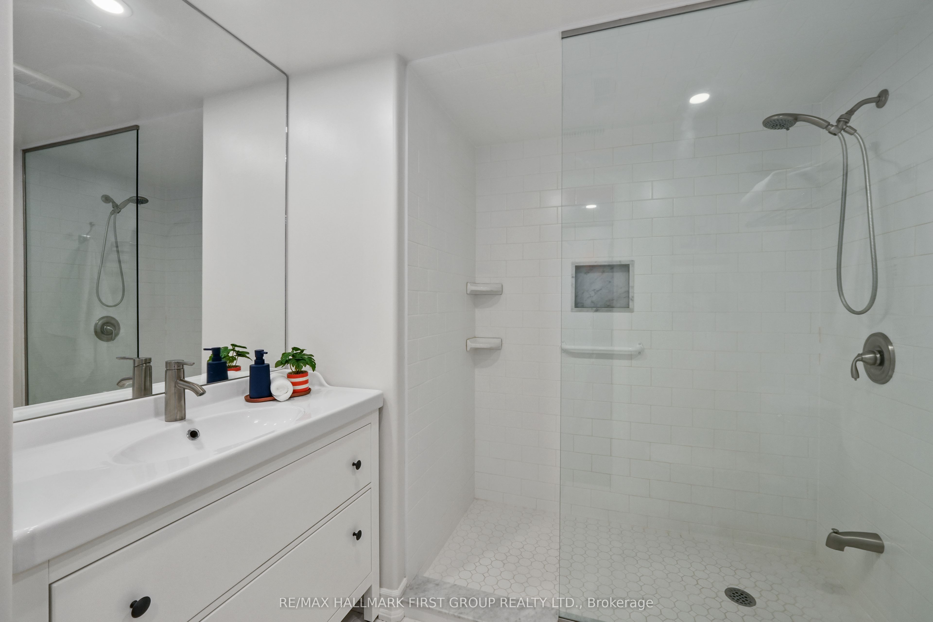 489 Foote Crescent Property Photo 37