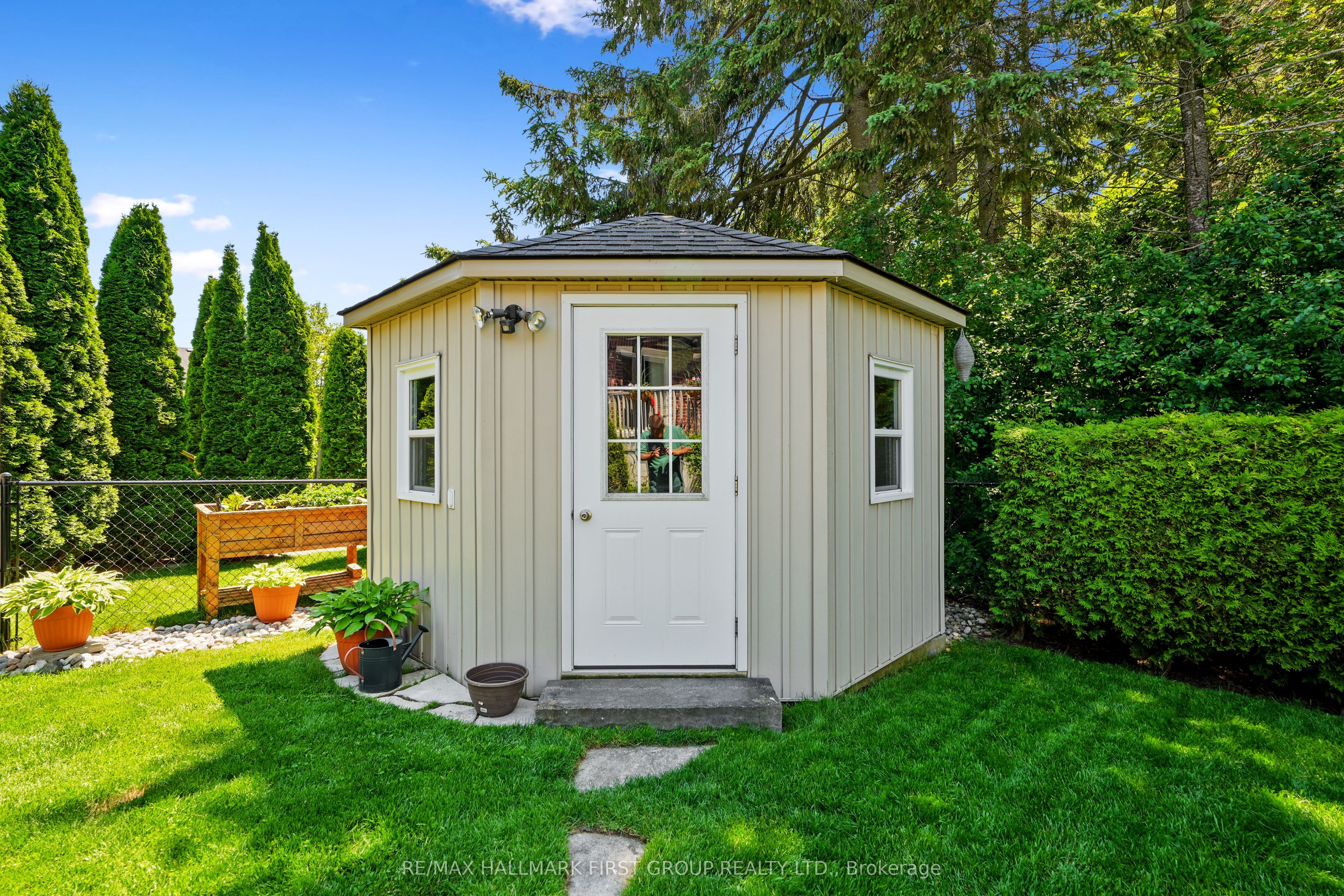 489 Foote Crescent Property Photo 45
