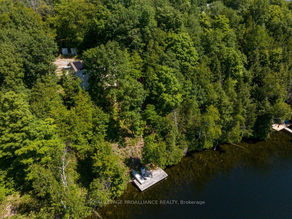 1076 Valley Lane Property Photo 2