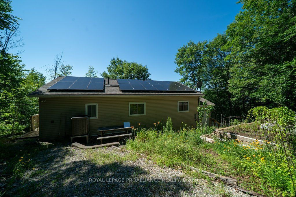 1076 Valley Lane Property Photo 6