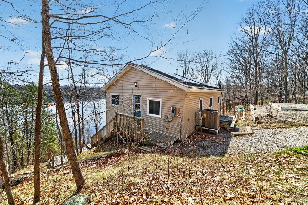 1076 Valley Lane Property Photo 10