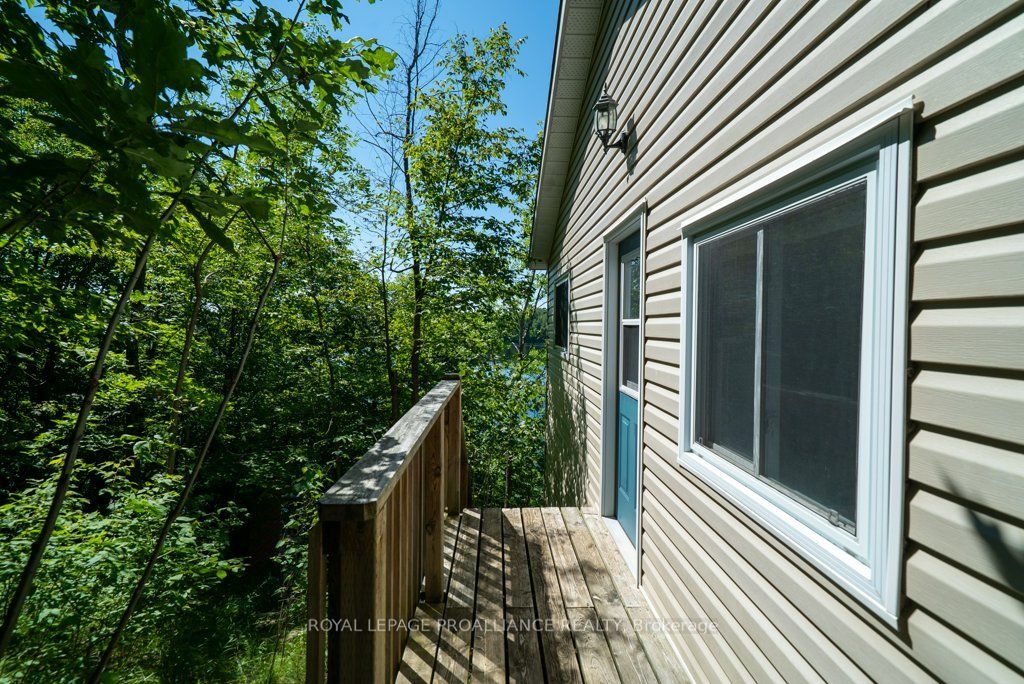 1076 Valley Lane Property Photo 11