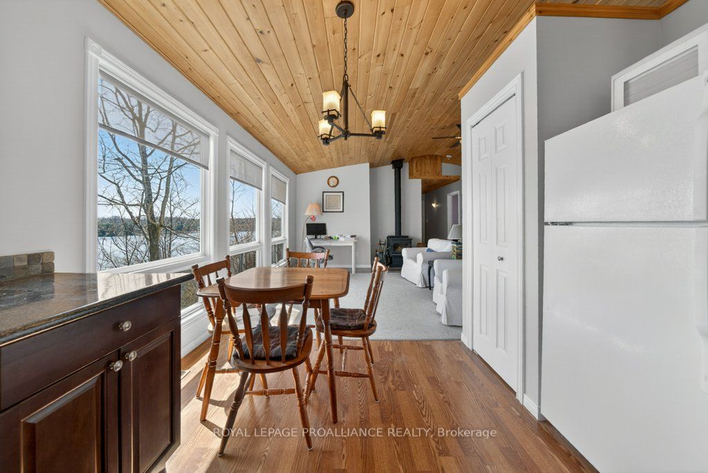 1076 Valley Lane Property Photo 17