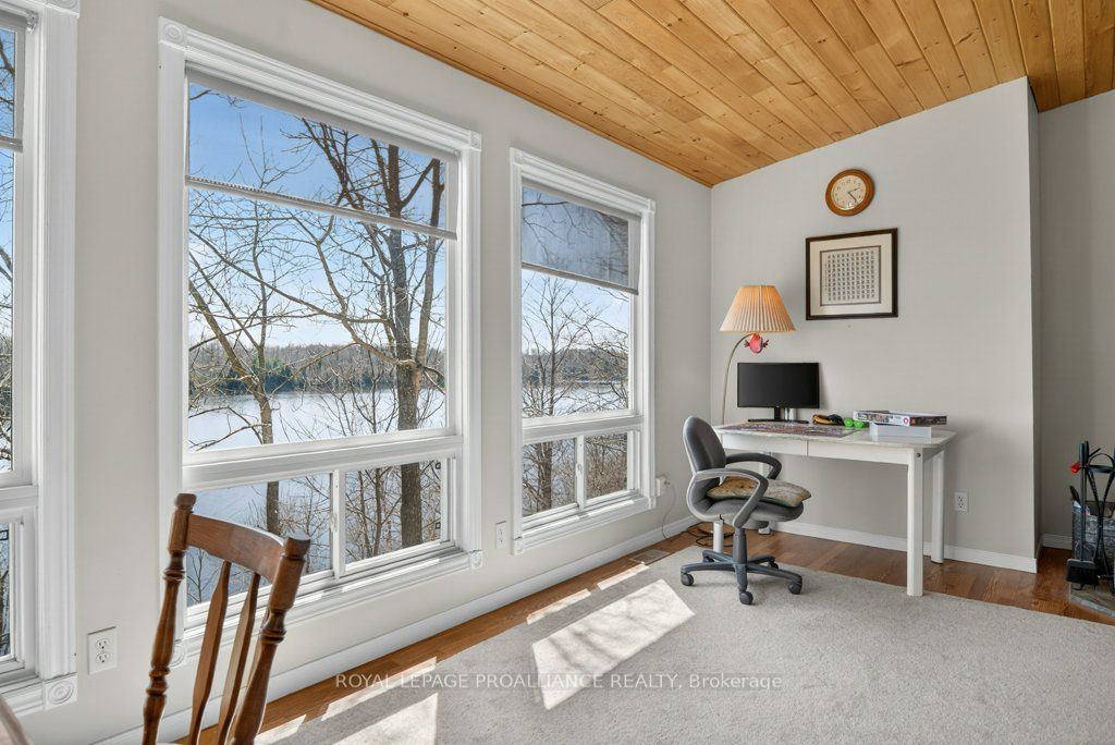 1076 Valley Lane Property Photo 19