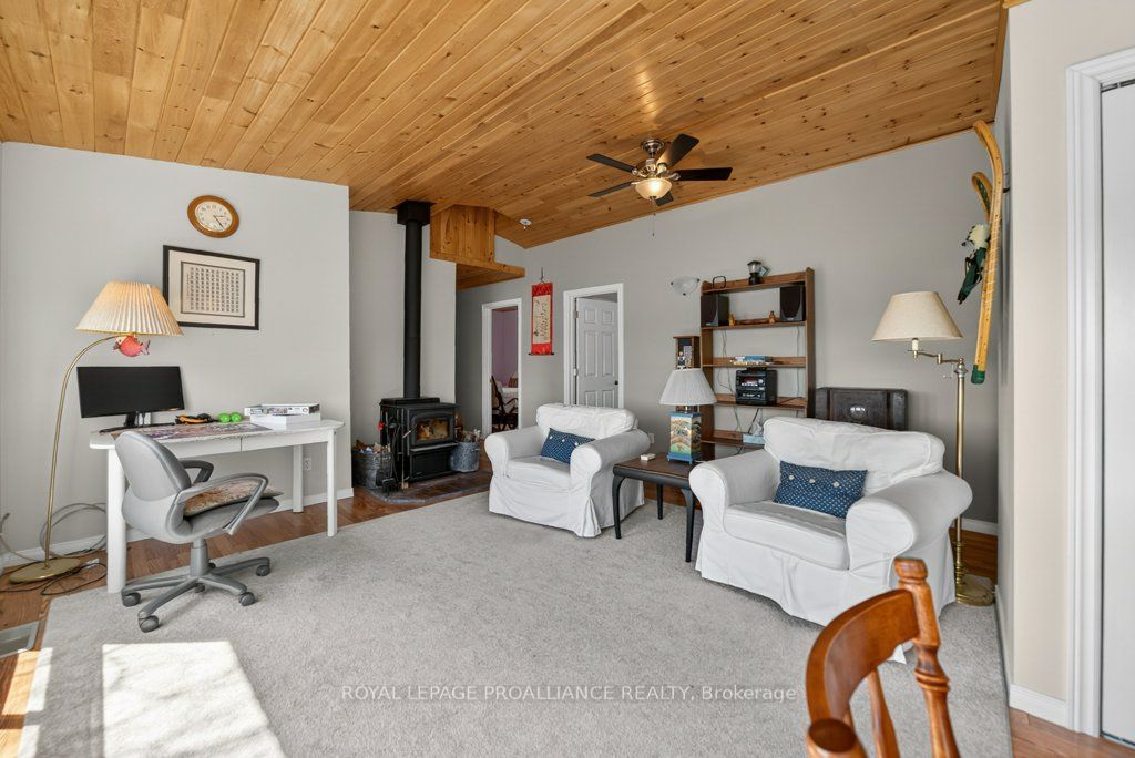 1076 Valley Lane Property Photo 20