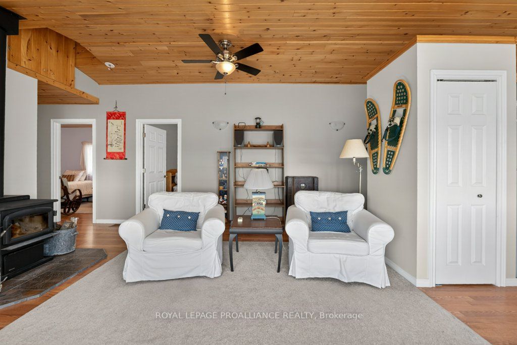1076 Valley Lane Property Photo 21