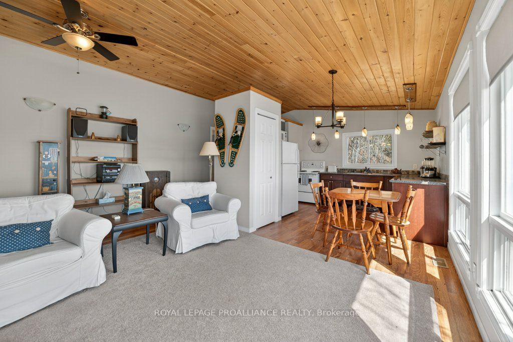 1076 Valley Lane Property Photo 22
