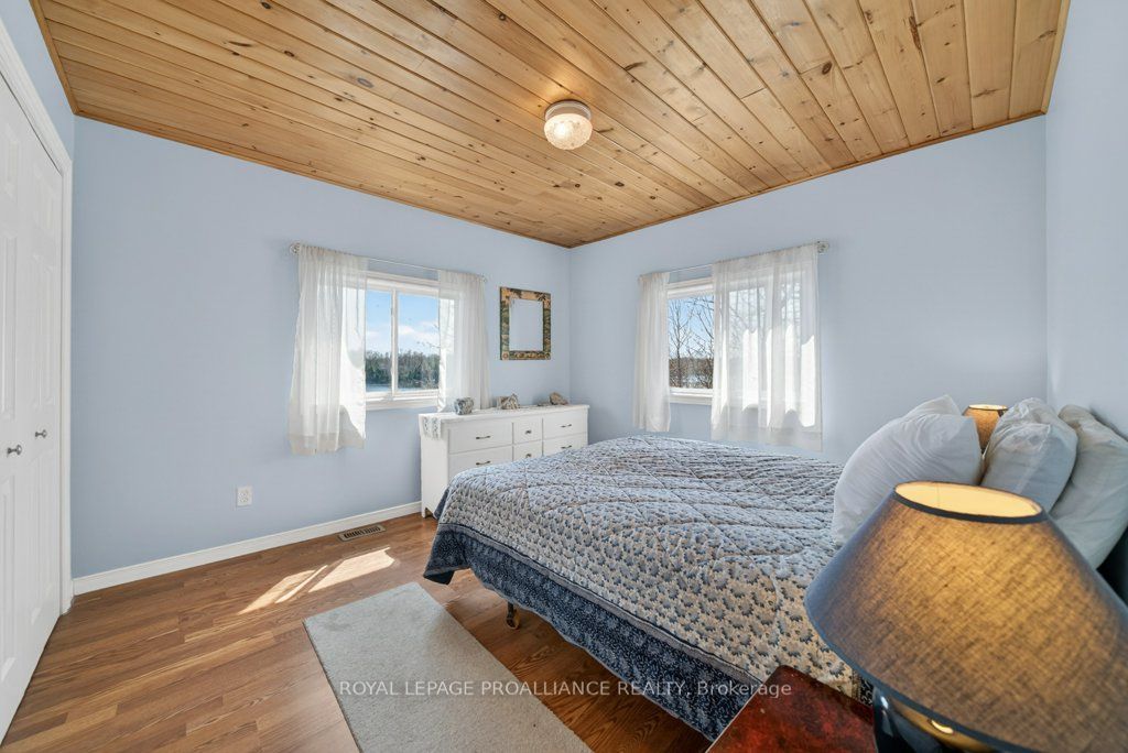 1076 Valley Lane Property Photo 27