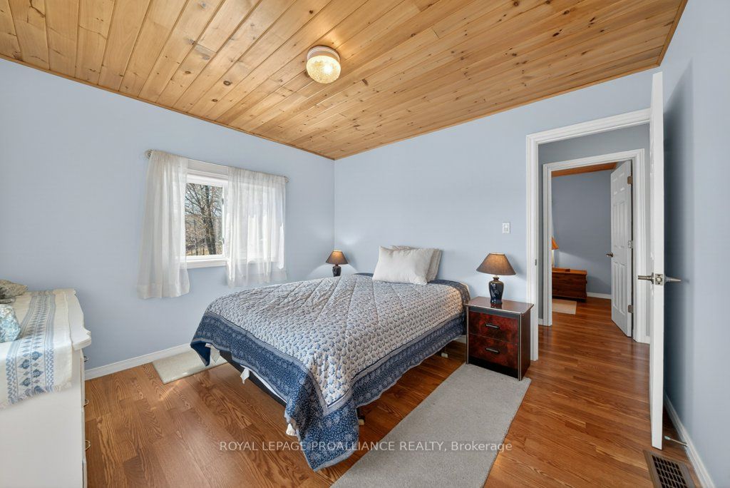 1076 Valley Lane Property Photo 28
