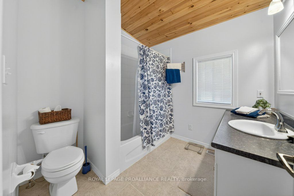 1076 Valley Lane Property Photo 29