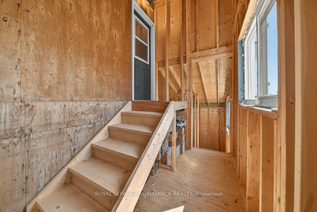1076 Valley Lane Property Photo 32