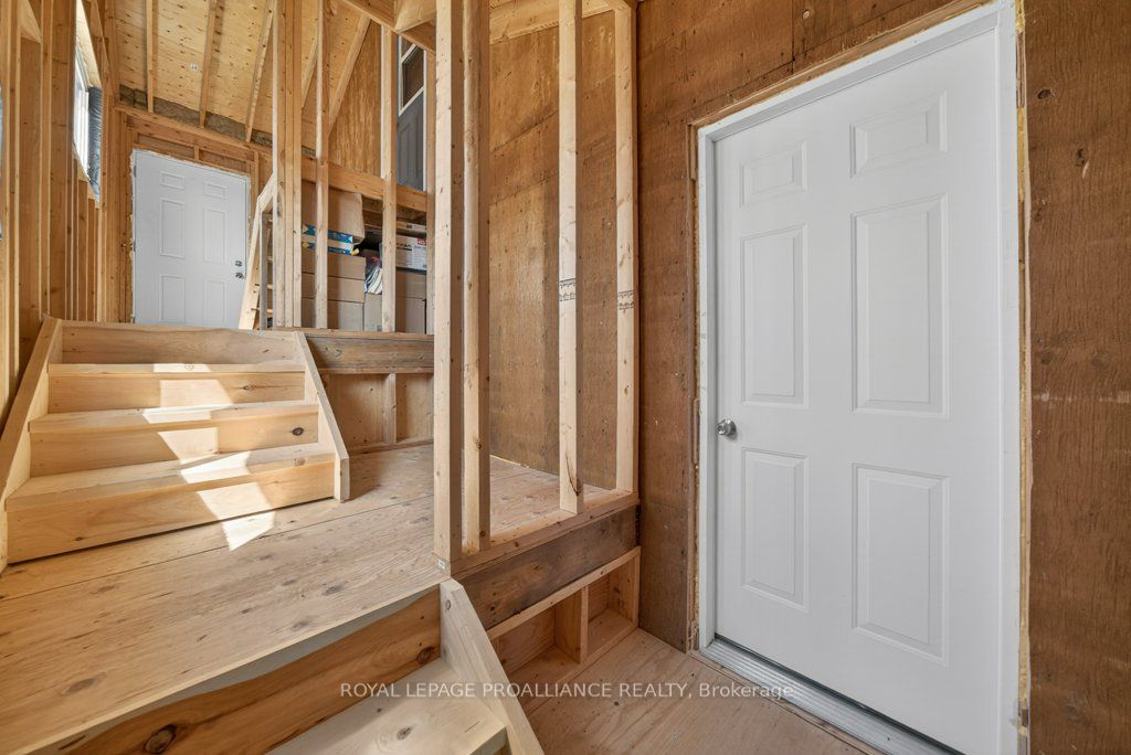 1076 Valley Lane Property Photo 33