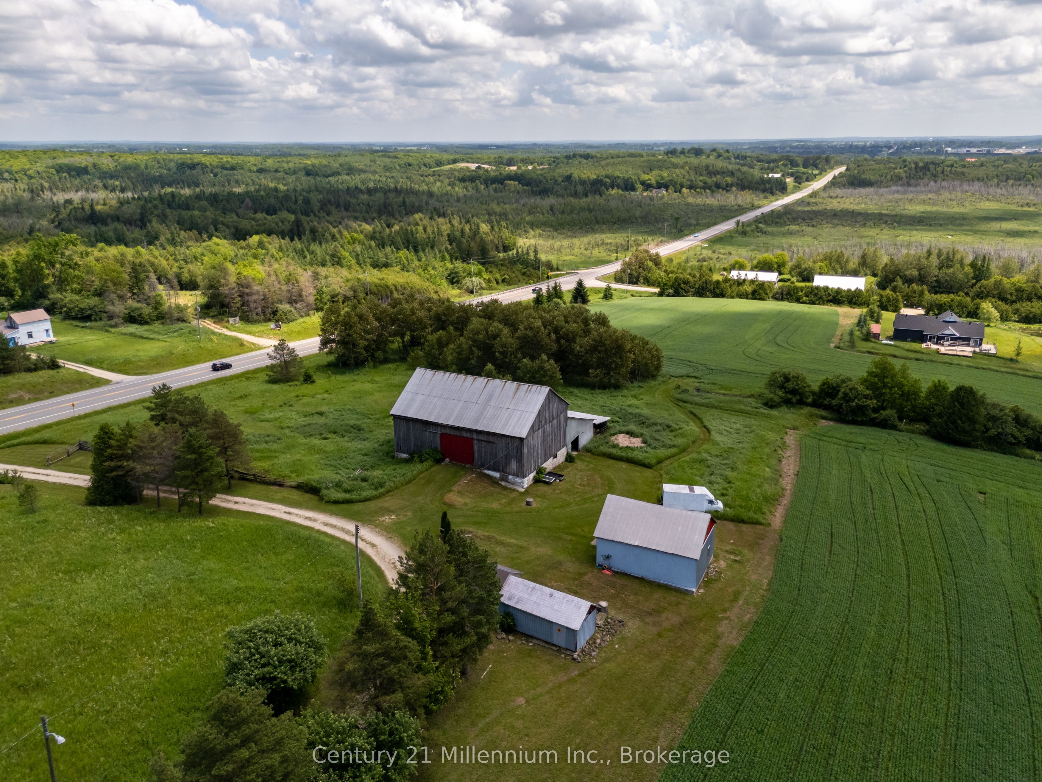 775678 Highway 10 Property Photo 16