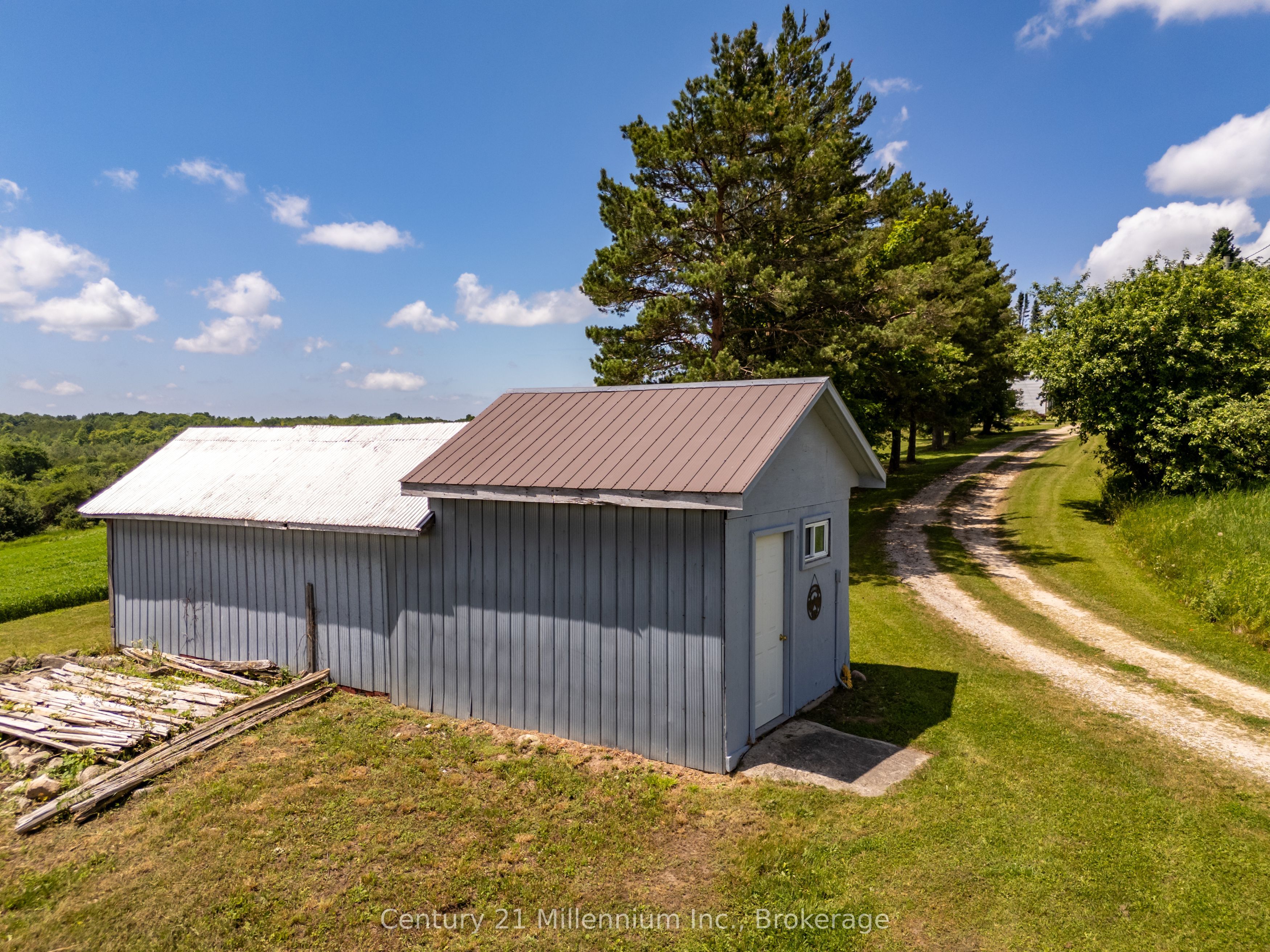 775678 Highway 10 Property Photo 27