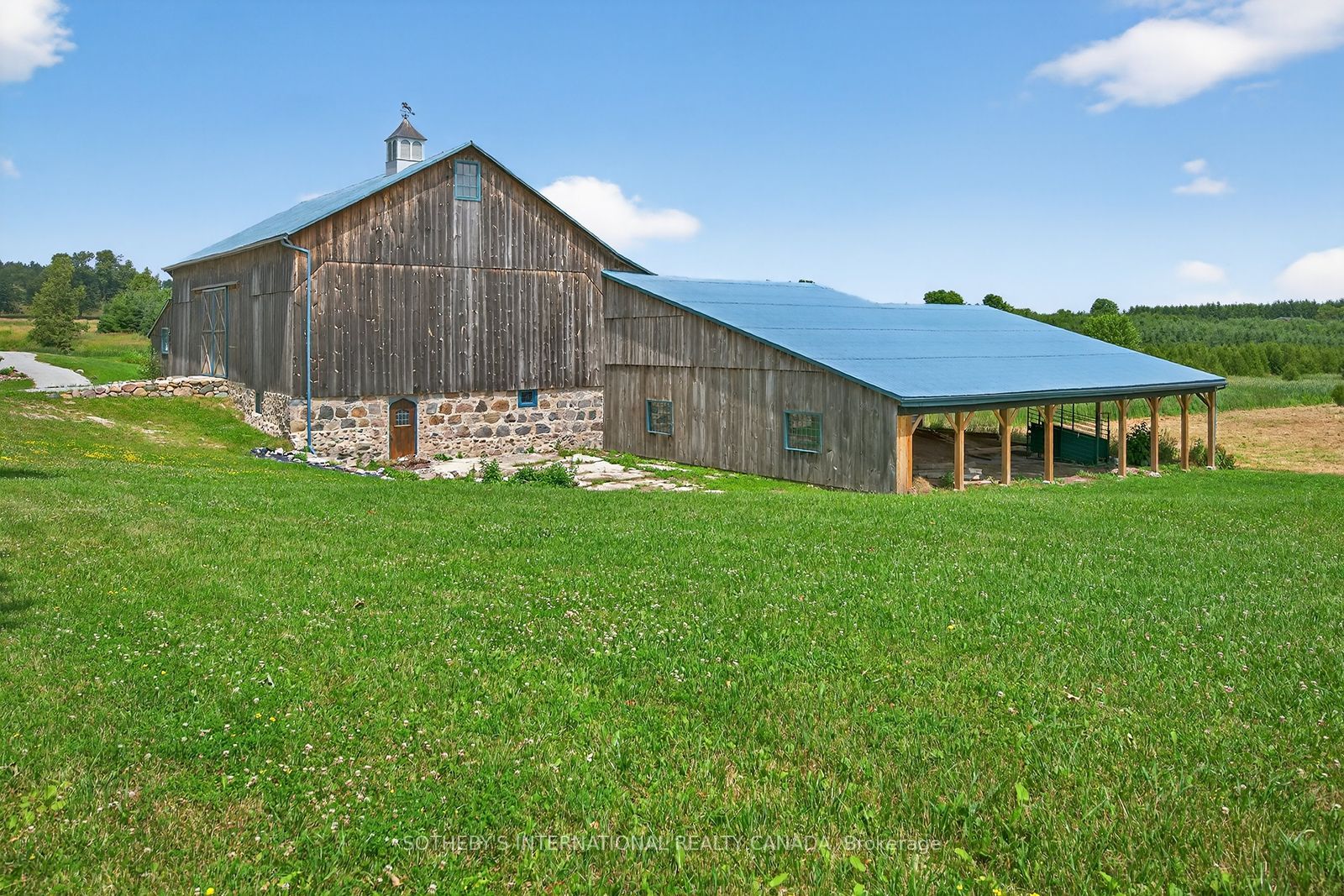 348299 15th Sideroad S Property Photo 32