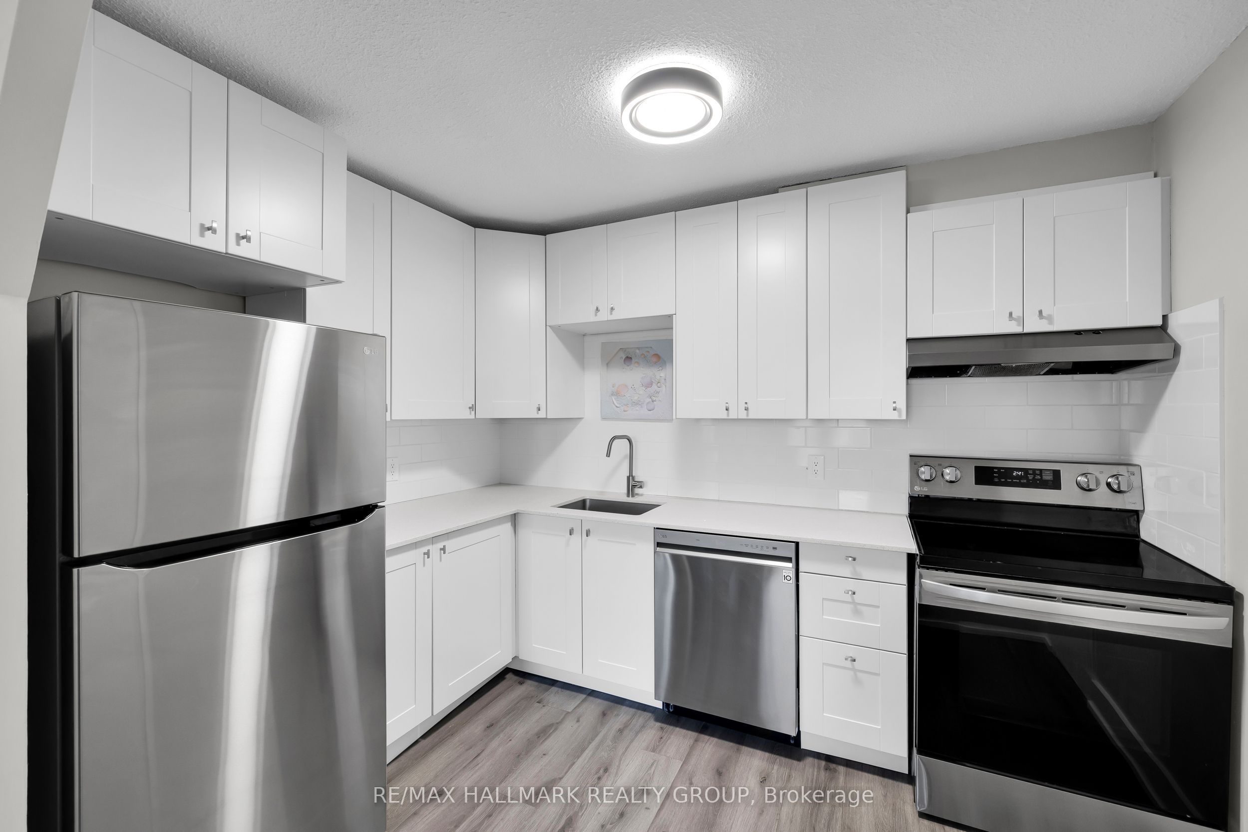 900 Dynes Road 407 Property Photo 18