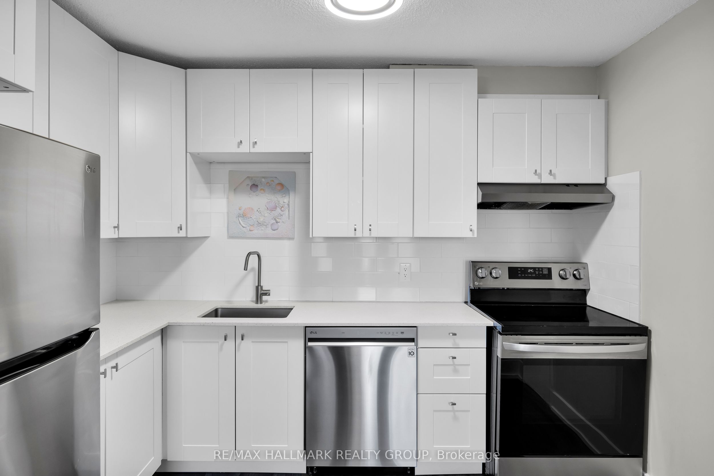 900 Dynes Road 407 Property Photo 19