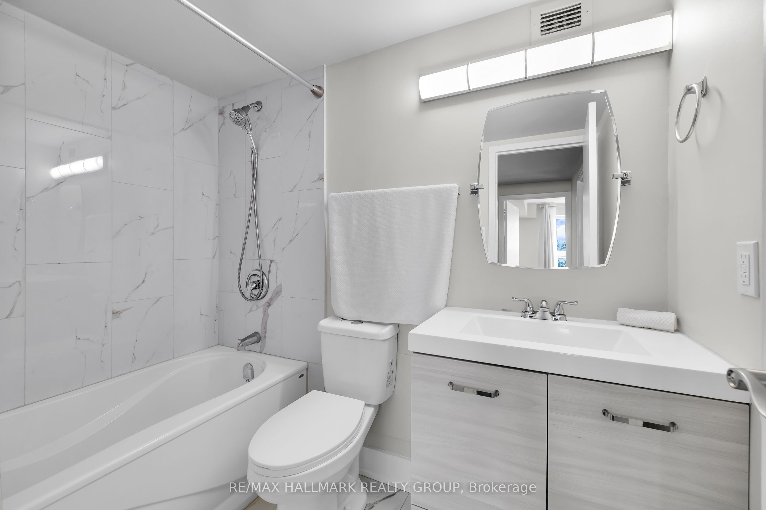 900 Dynes Road 407 Property Photo 29