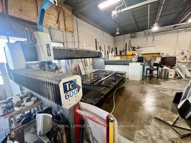 590 Welland Avenue Unit 2 Property Photo 10